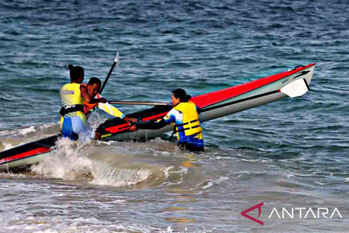 Pedayung Maluku  tercepat pada kategori dayung laut PON XXI