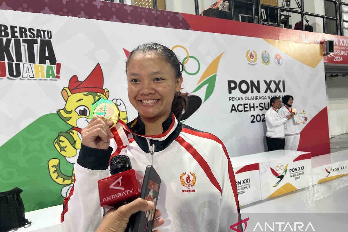 Taekwondo - Amelia mampu sabet emas saat debut di PON