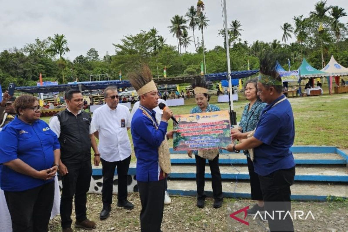 Bulog distributes 65 percent of rice aid to Papua