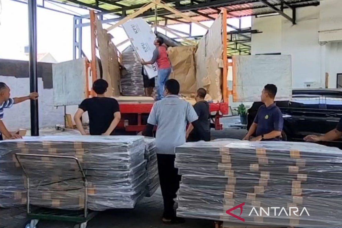 Logistik untuk kebutuhan Pilkada 2024 mulai diterima KPU Surakarta