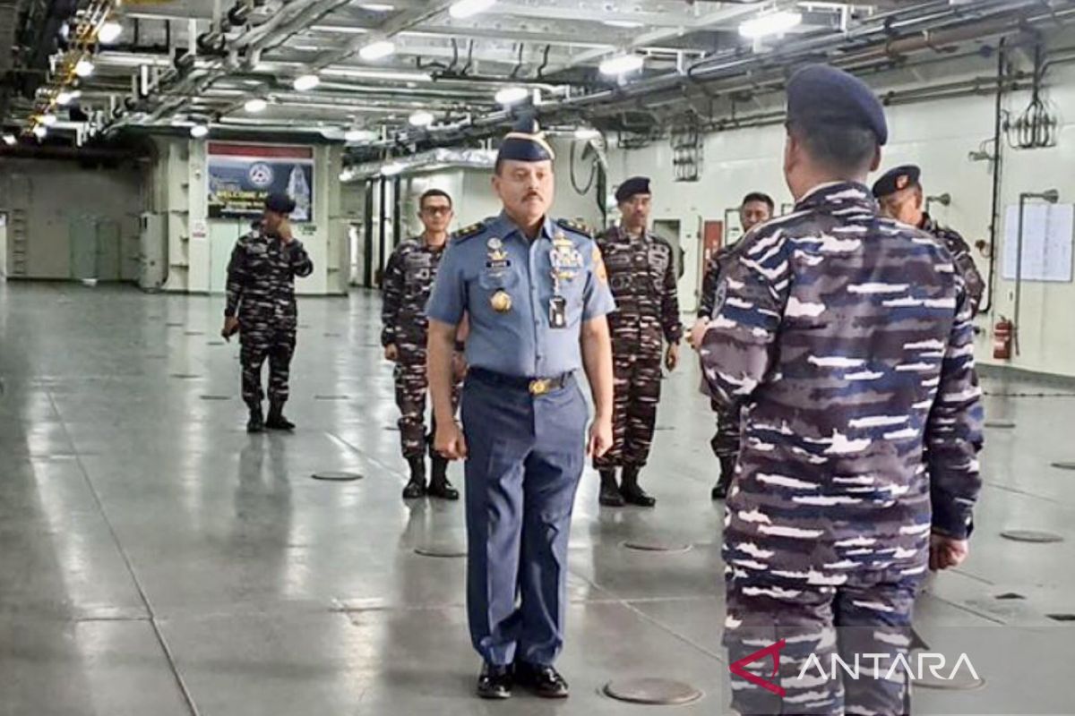 KRI WSH-991 bersiap berlayar ke beberapa negara kawasan Pasifik 10 Oktober 2024