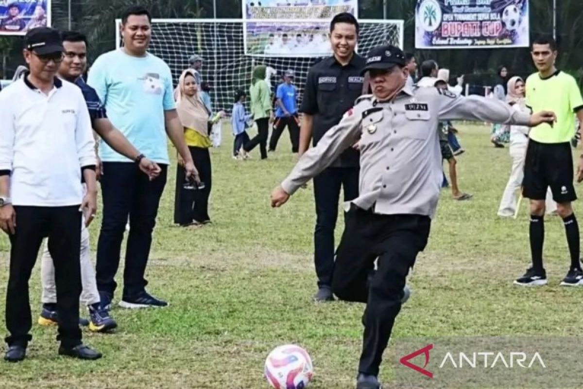 Bupati Kuansing buka turnamen sepak bola