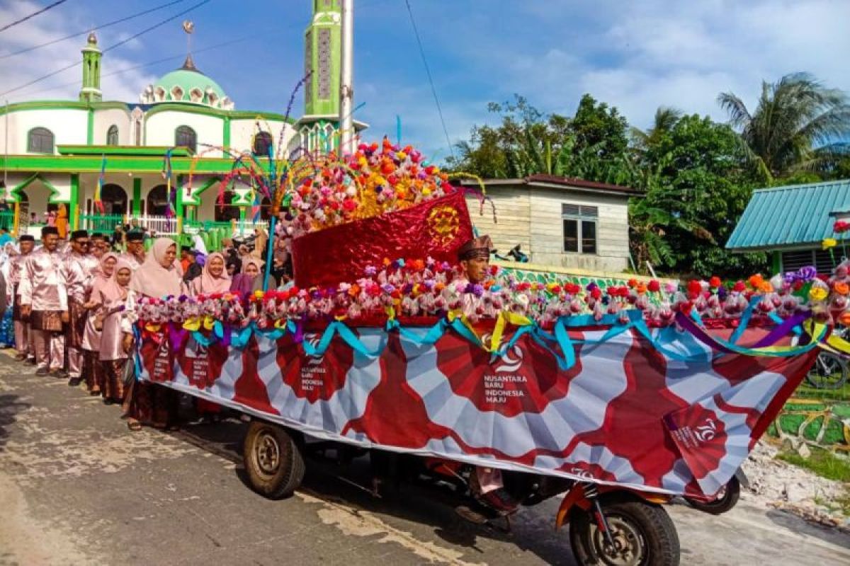 Warga di perbatasan Natuna Kepri peringati Maulid Nabi dengan pawai