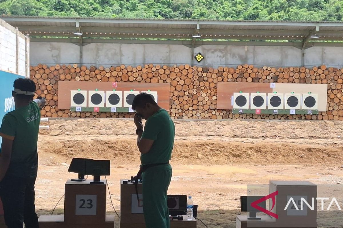 Tim menembak Jabar dulang emas 25 m rapid fire pistol men