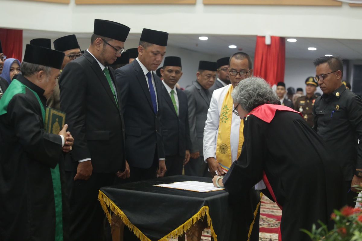 GALERI FOTO - Paripurna pelantikan anggota DPRD Inhil periode 2024-2029