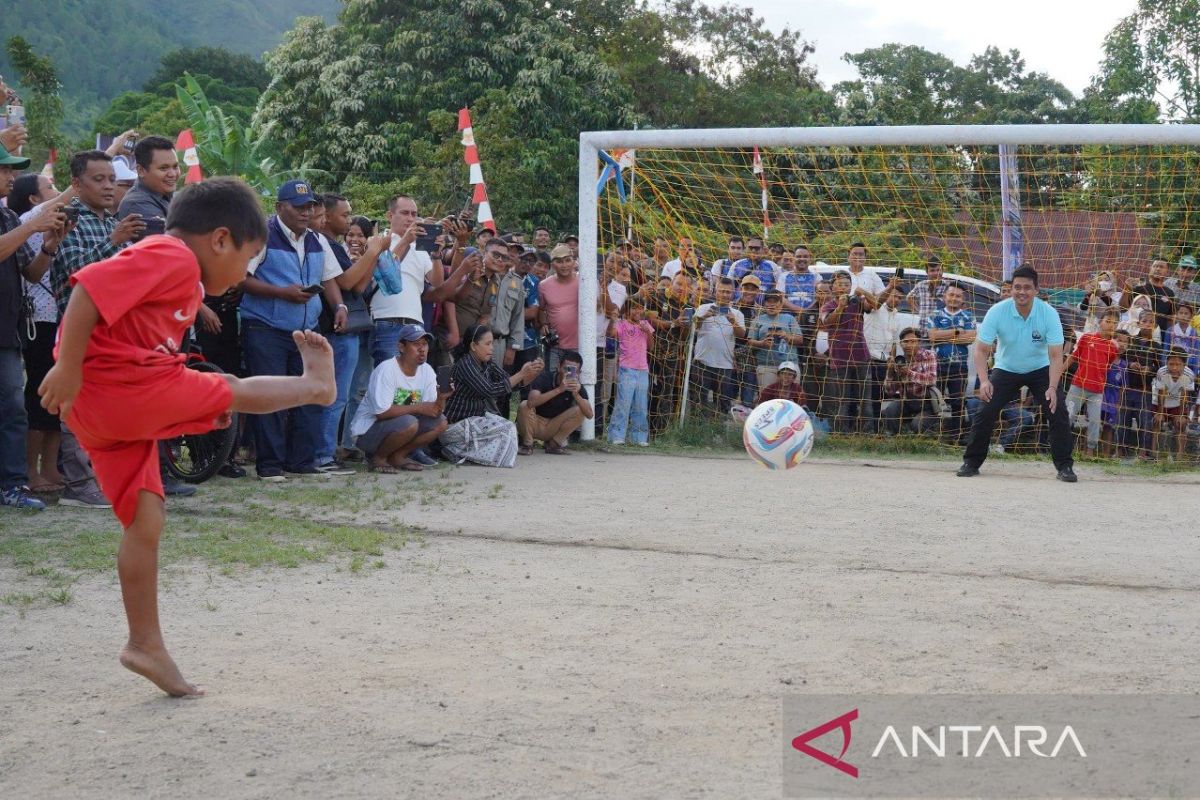 Bobol gawang Bobby Nasution, bocah delapan tahun dapat hadiah sepeda