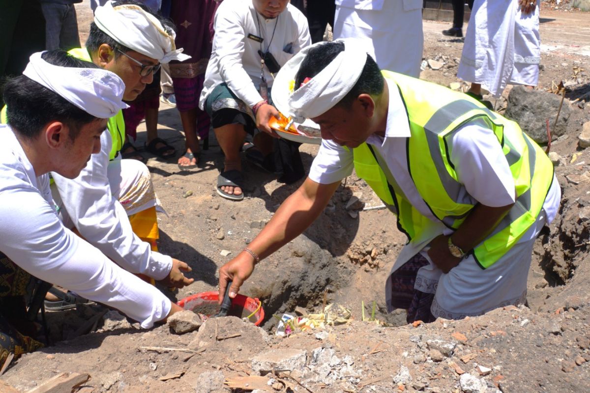 Pemkab Buleleng hibahkan bangunan untuk kantor polres layani rakyat