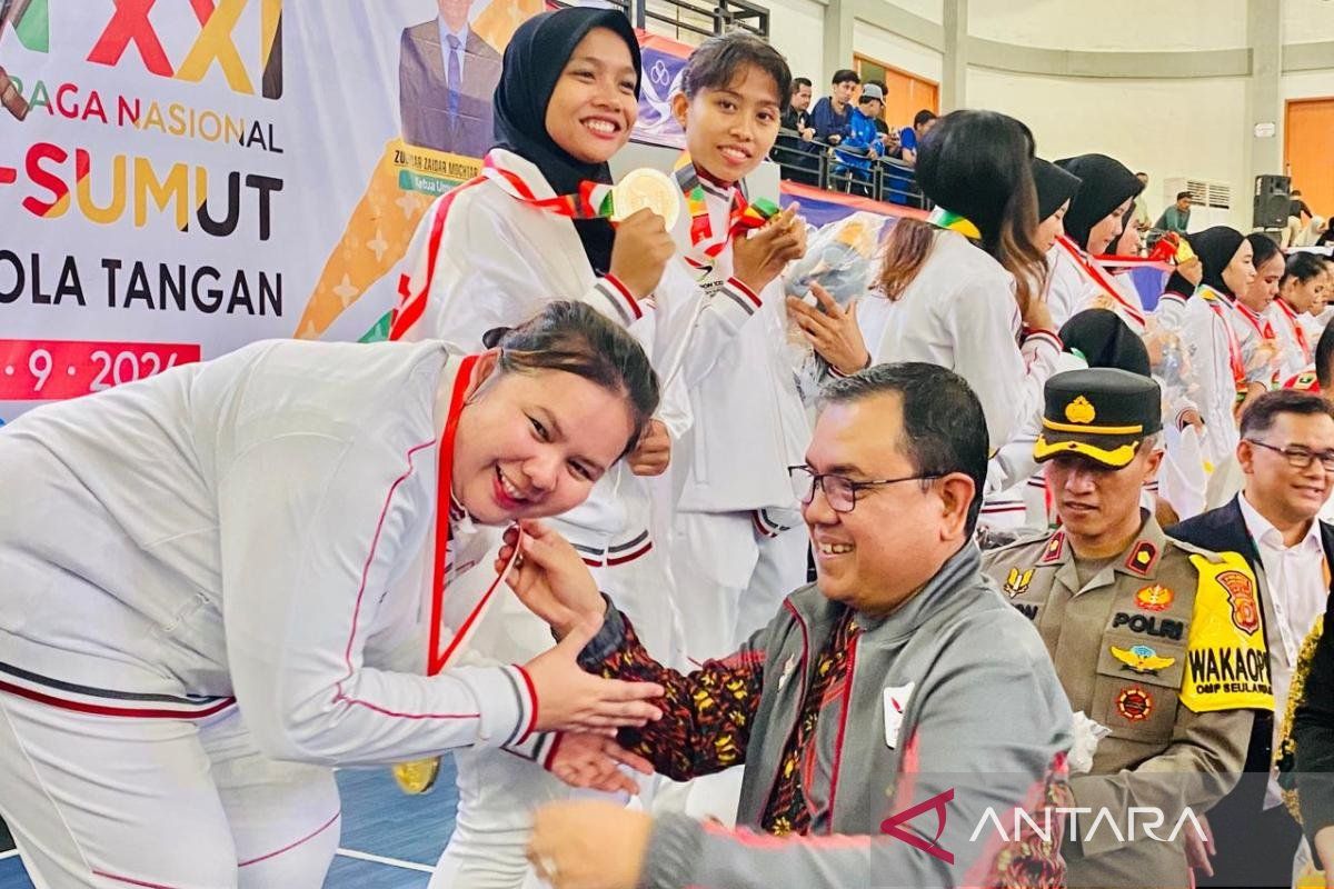 Bola tangan - Jakarta sapu bersih medali emas