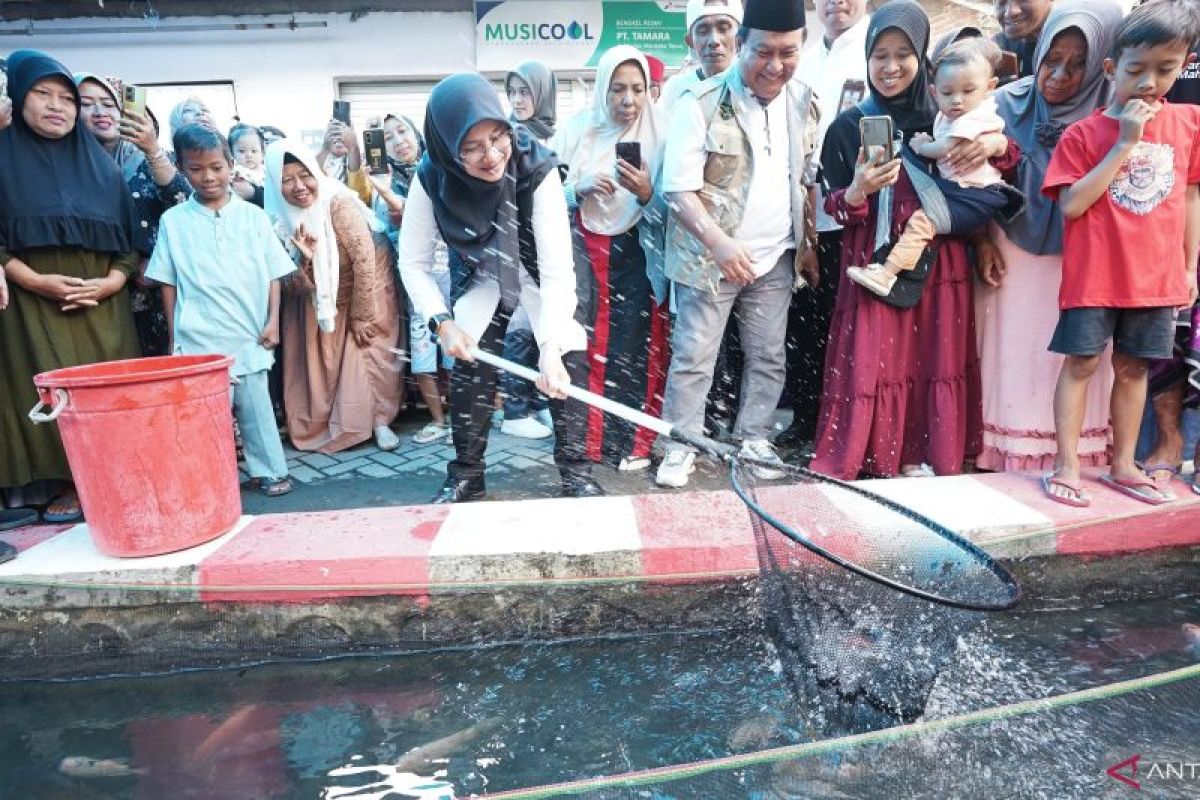 Warga Genteng Wetan Banyuwangi manfaatkan saluran air jadi kolam ikan