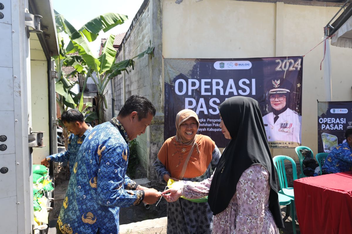 Pemkab Lumajang gelar operasi pasar untuk stabilisasi harga pangan