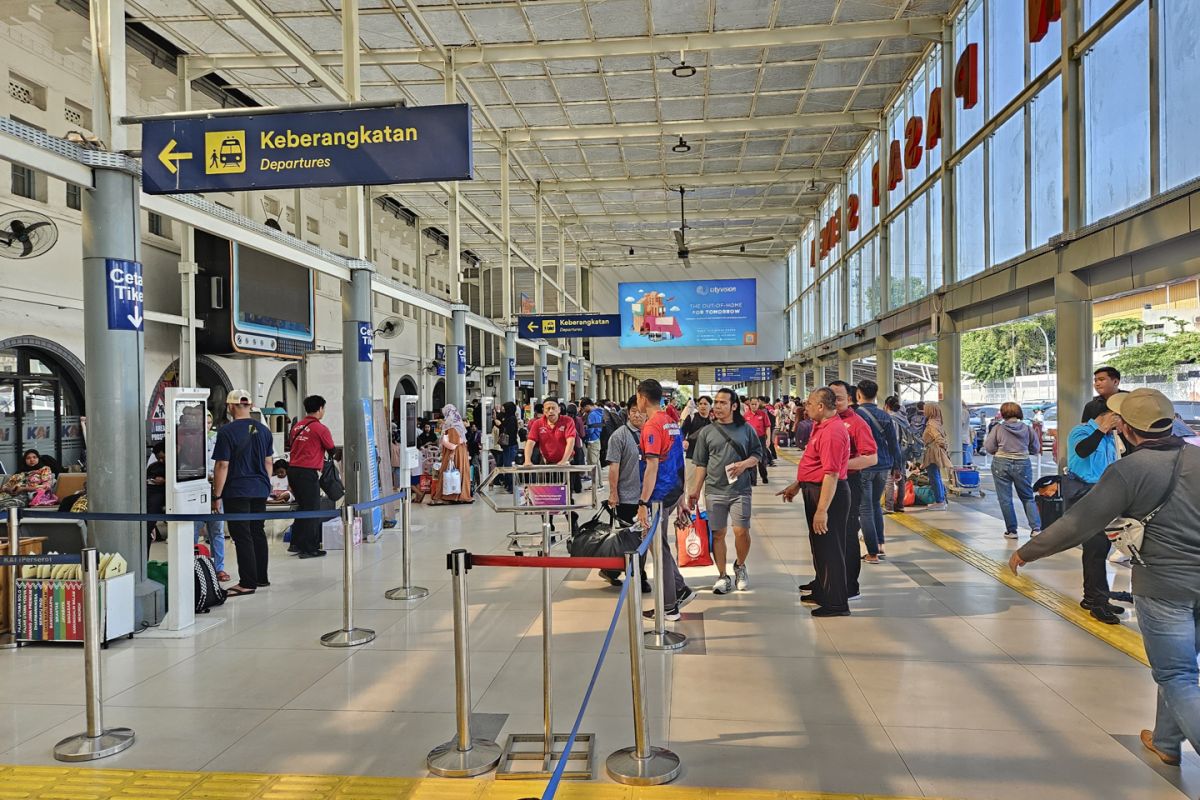 KAI Daop 1 catat arus balik di Stasiun Gambir dan Senen masih tinggi