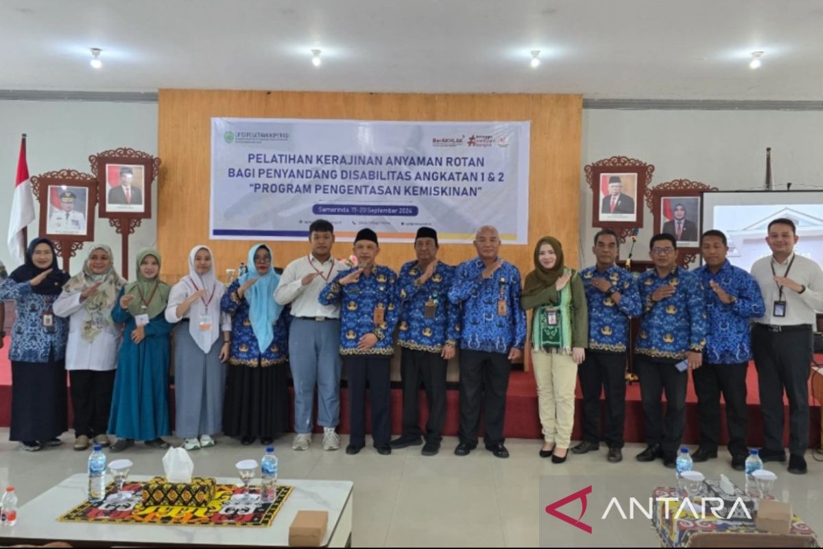 Dinas Perindustrian Kaltim latih disabiltas  kerajinan anyaman rotan