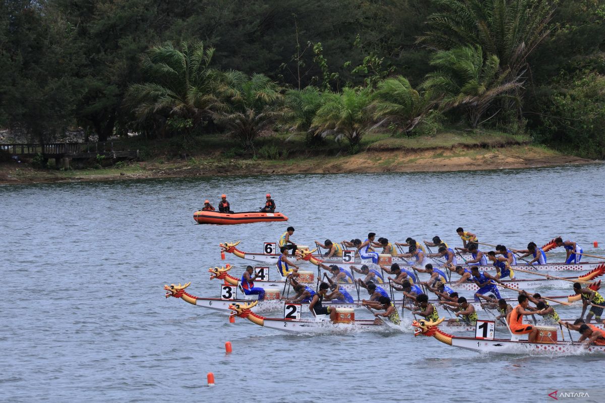 Jawa Barat tambah emas dari perahu naga 1.000m campuran