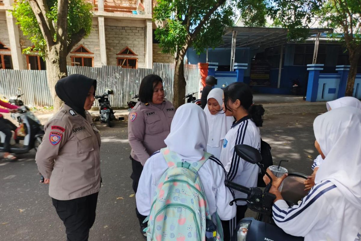 Polres  Ternate  edukasi siswa cegah perdagangan manusia