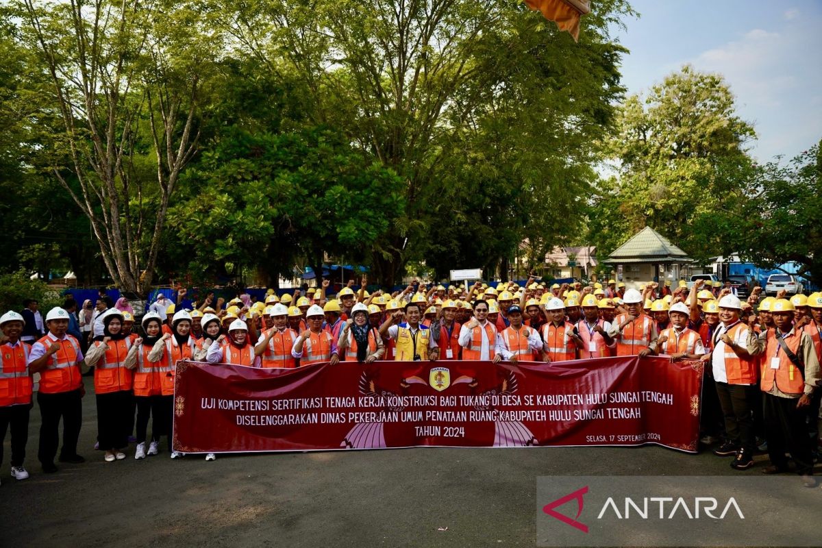 Pemkab HST sertifikasi keahlian 322 tenaga konstruksi dari 94 desa