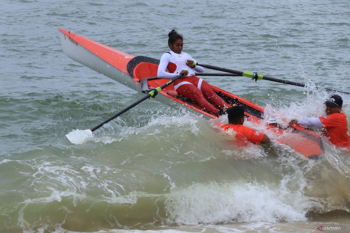 Jakarta duetkan medali emas dayung rowing pantai PON XXI