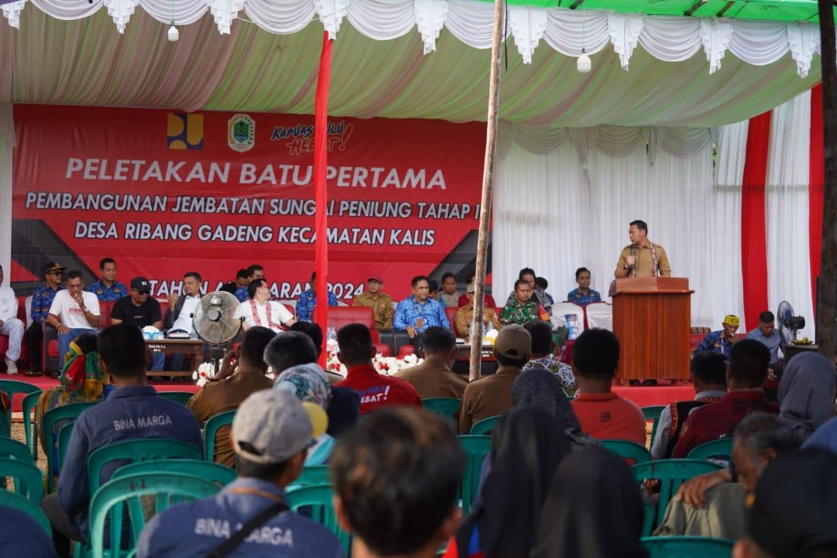 Kapuas Hulu bangun jembatan Sungai Peniung tahap I senilai Rp1,98 miliar