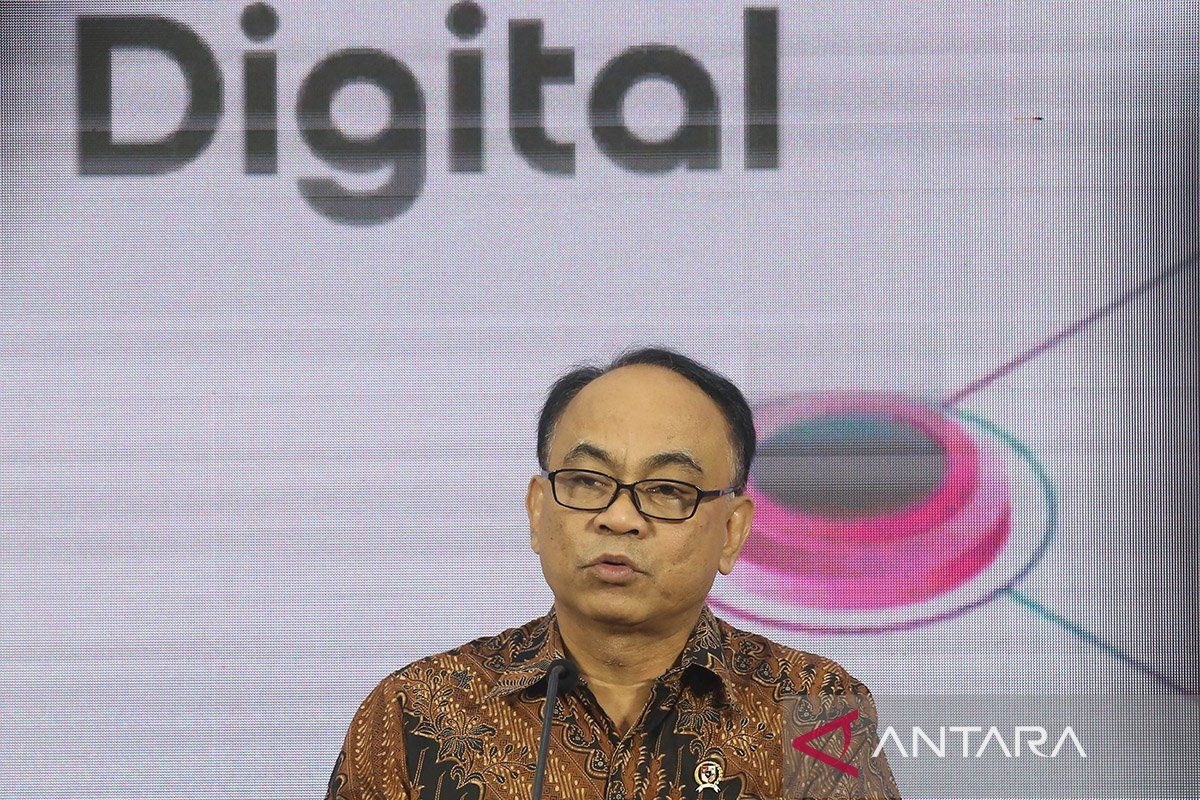 Menkominfo Budi dorong penerapan regulasi percepatan transformasi digital