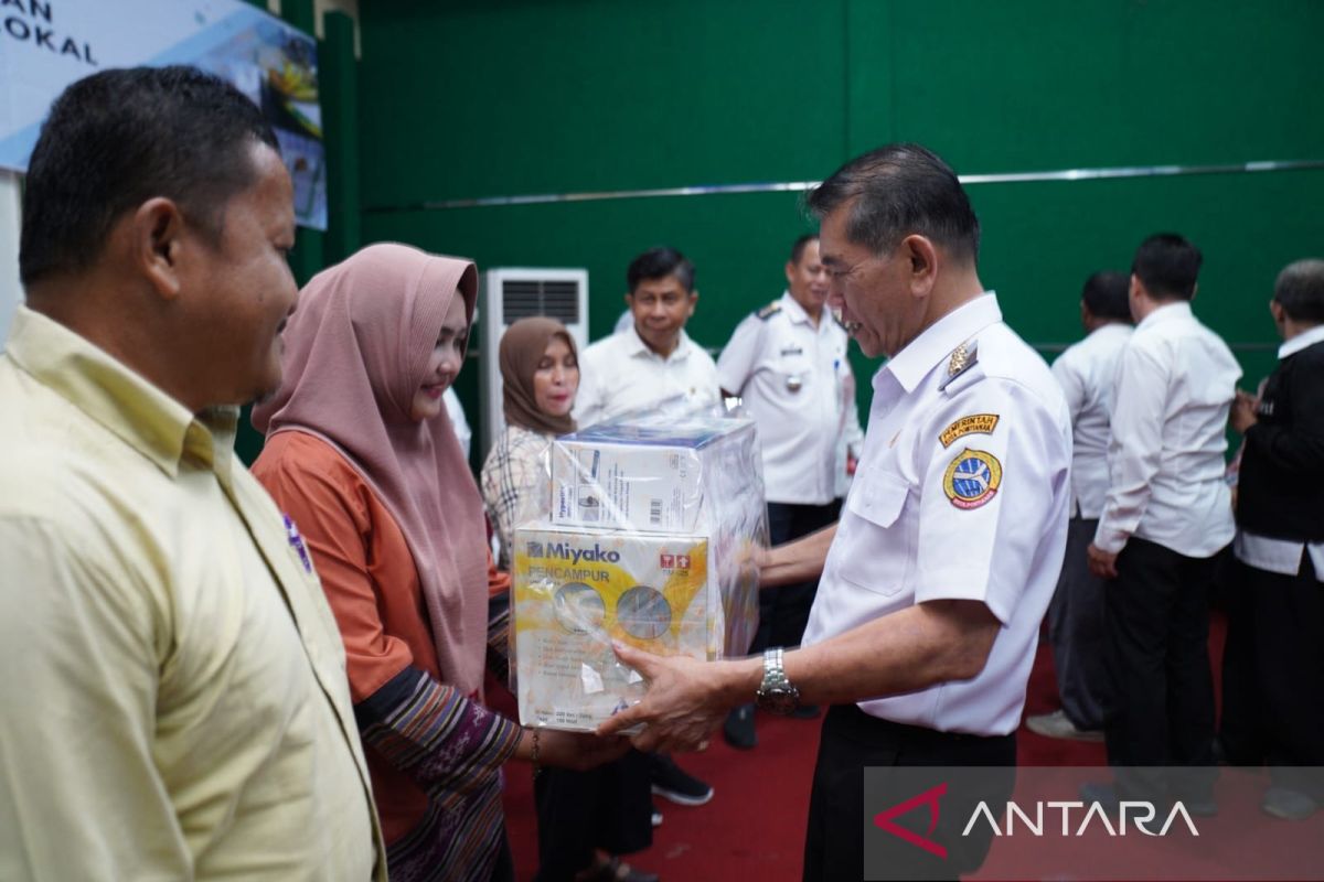 Pontianak majukan UMKM bantu alat produksi 21 pelaku usaha pangan lokal