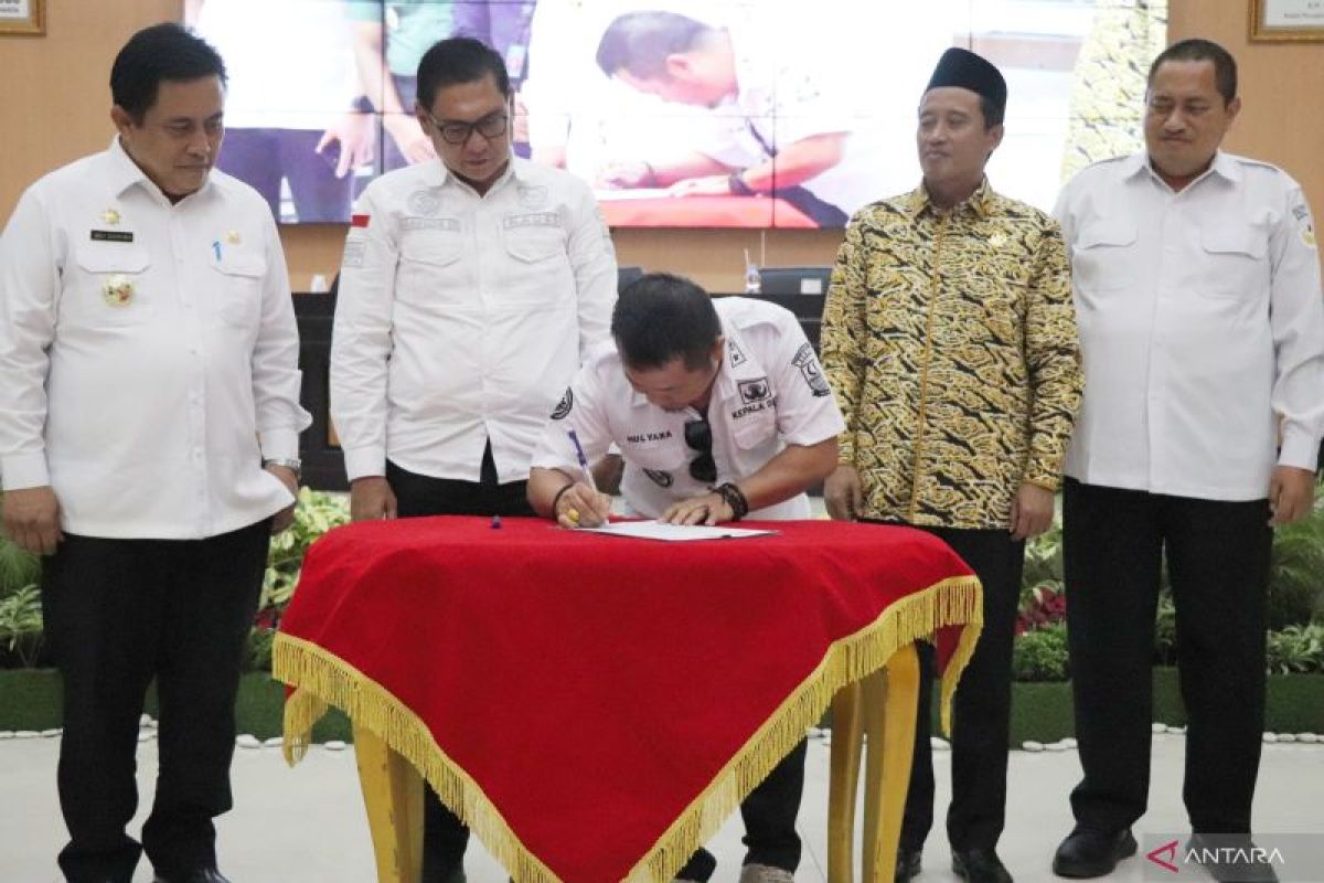 Pemkab Bekasi fasilitasi ikrar netralitas kepala desa pada Pilkada Serentak 2024