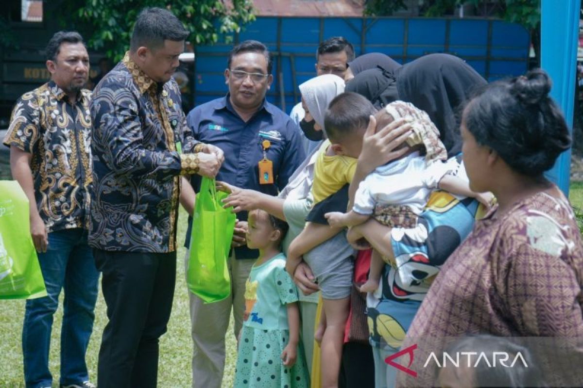 Wali Kota Medan beri bantuan  pangan 11.820 keluarga rentan stunting