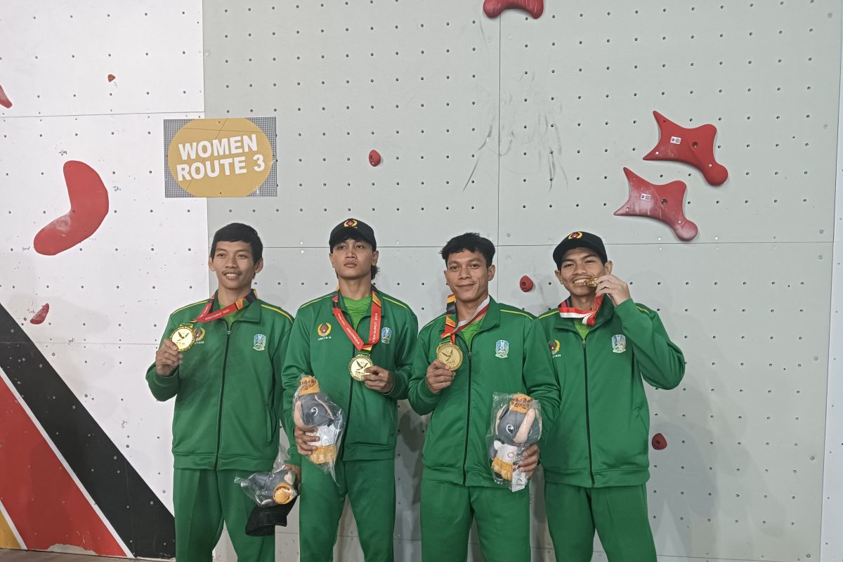 Panjat tebing - Jatim berjaya di boulder tim putra