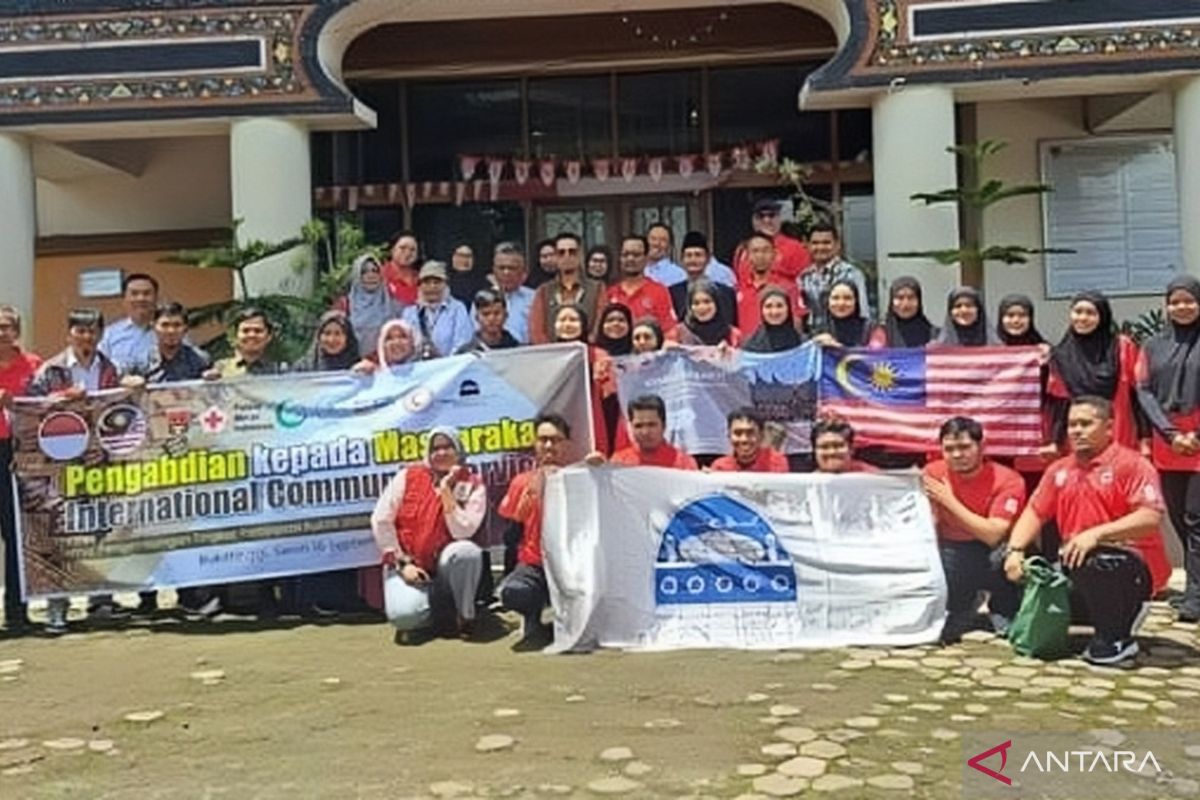 Palang Merah Malaysia BSMM kunjungi PMI Bukittinggi