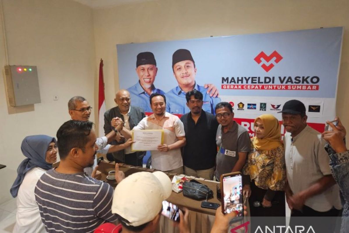 Eks Relawan AMIN dan Relawan Prabowo deklarasi dukung Mahyeldi-Vasko