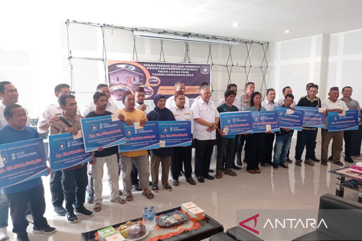 Bangka Barat bantu perbaikan RTLH 10 keluarga