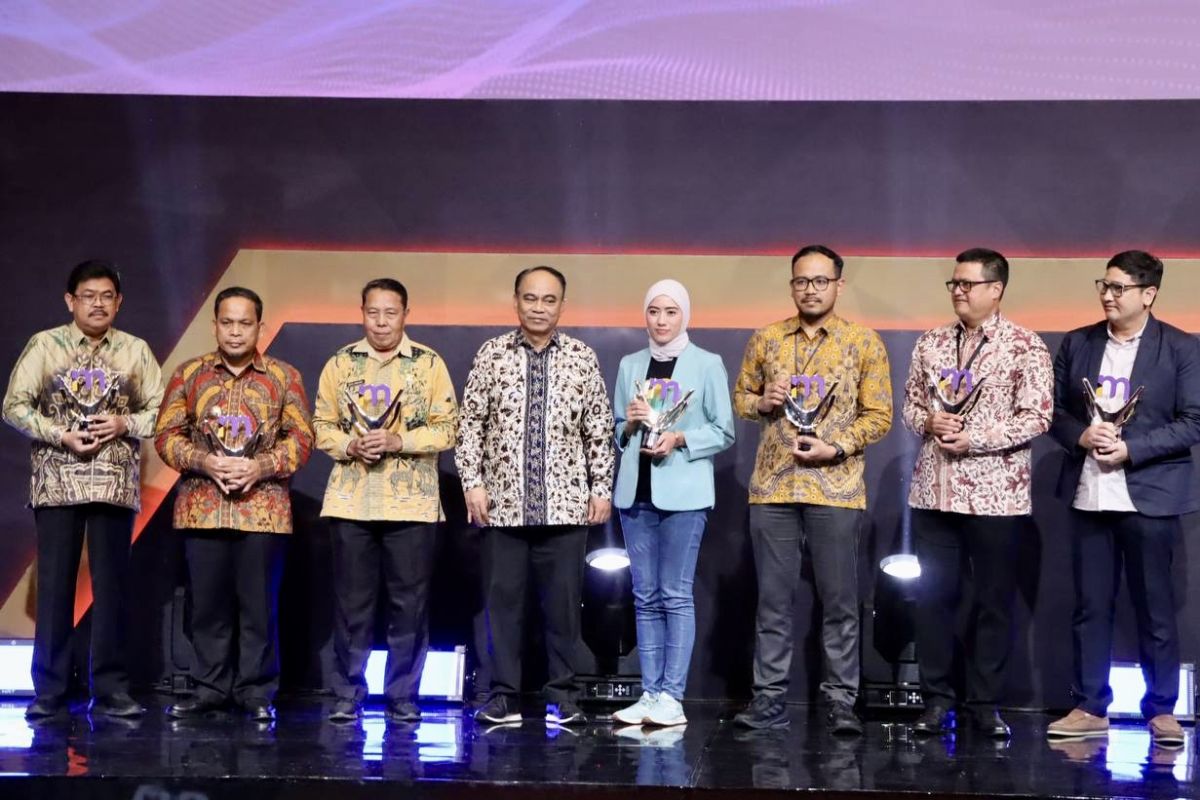 Pemprov Kalsel terima Merdeka Award 2024 dari Kemenkominfo