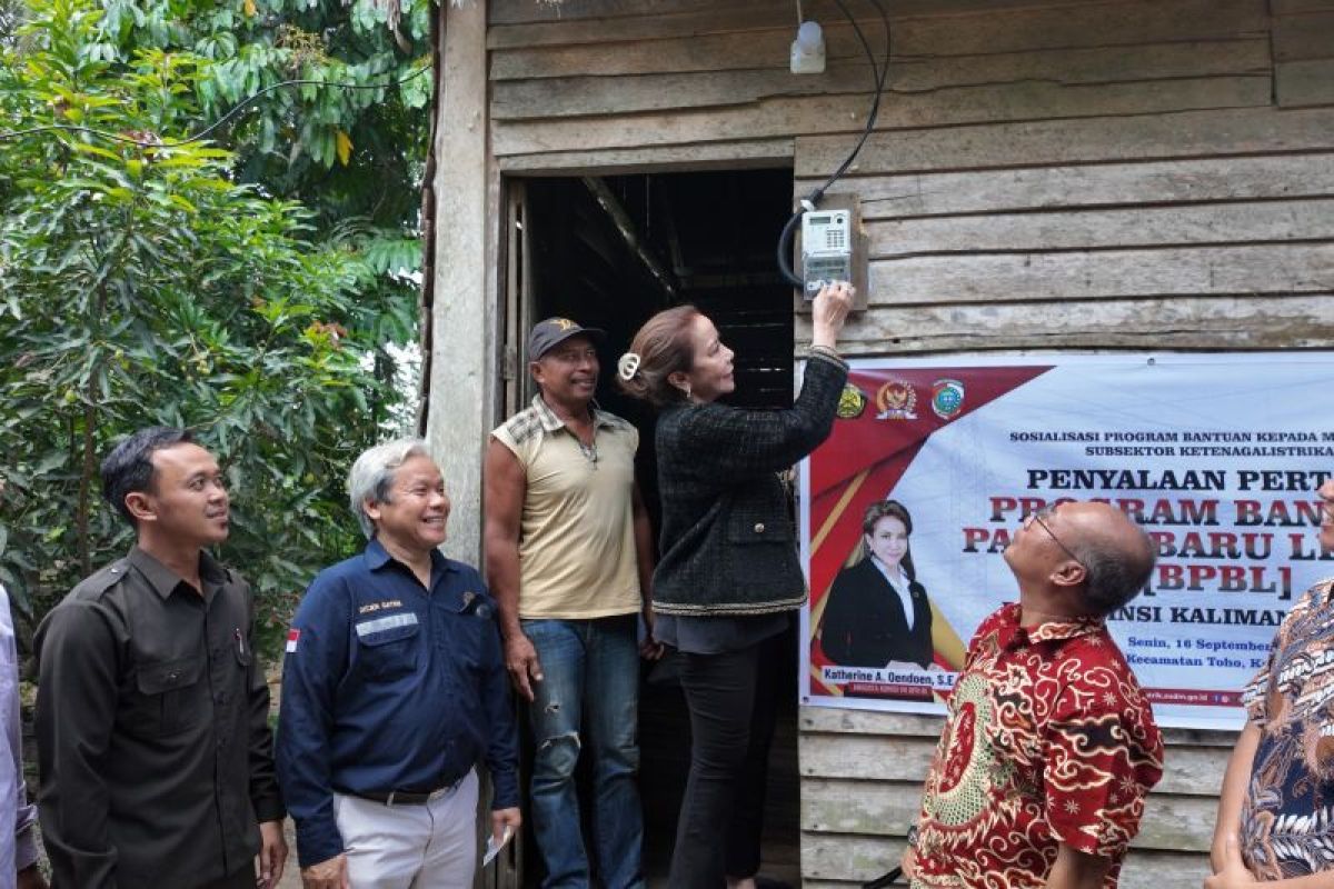 PLN wujudkan impian warga mendapatkan listrik gratis di Mempawah