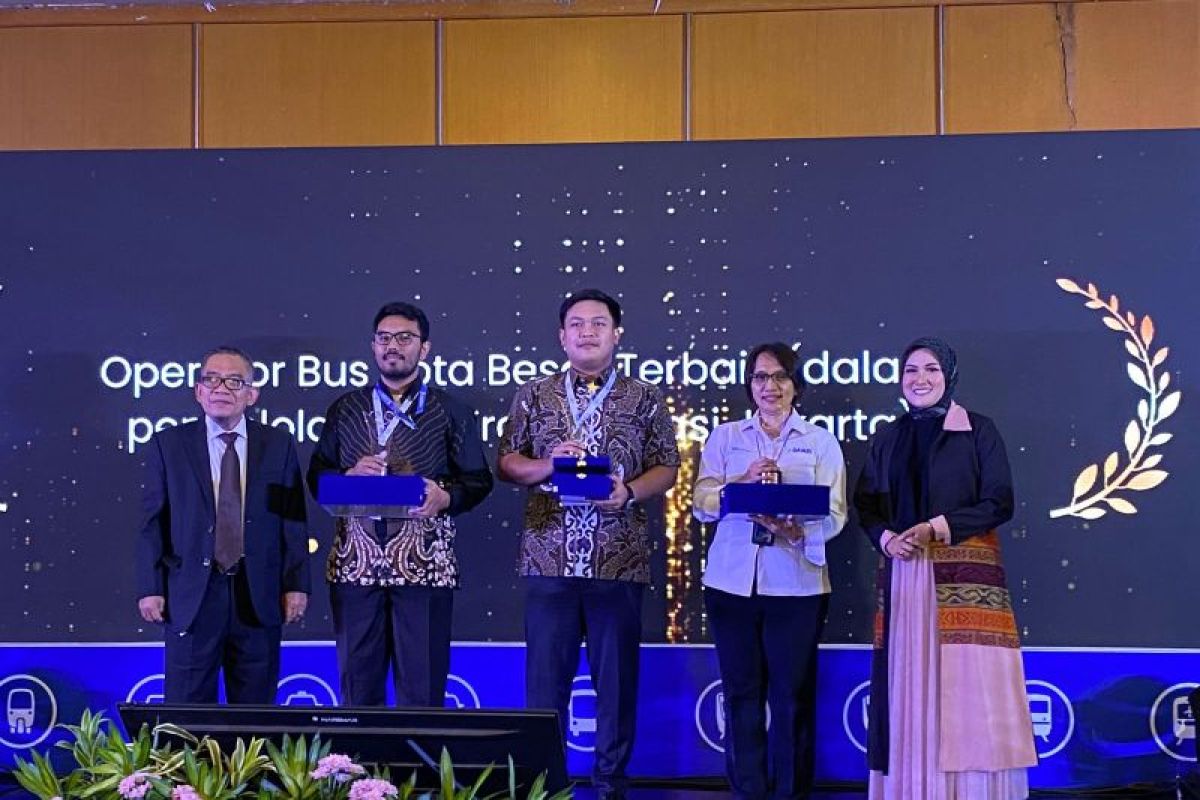 DAMRI Raih Platinum DTKJ Awards 2024