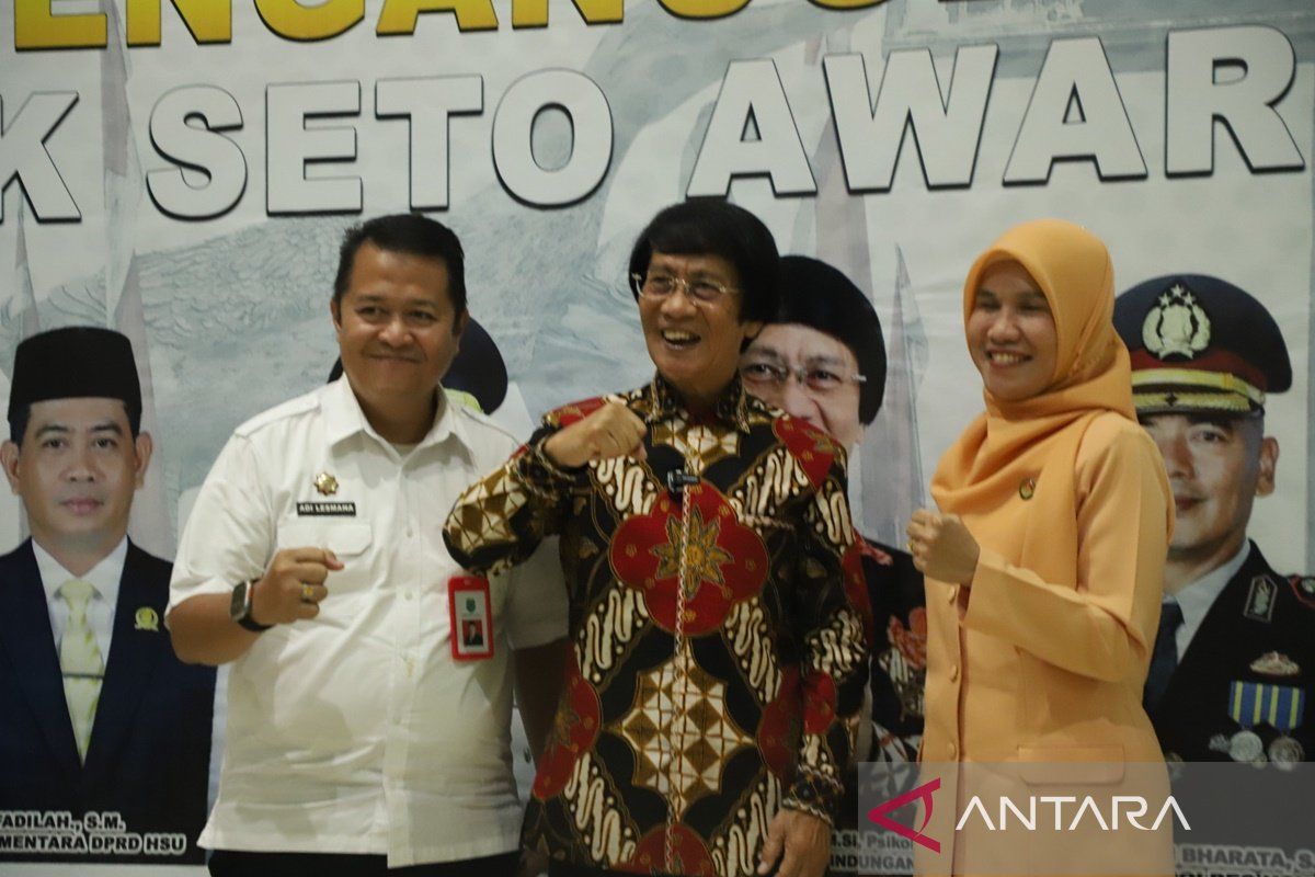 Sekda HSU terima anugerah Kak Seto Award 2024