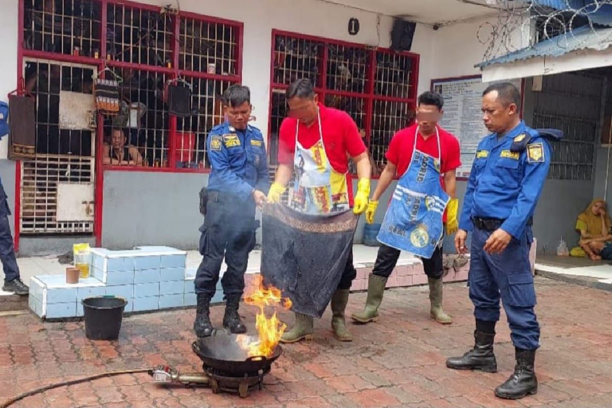 Lapas Kotapinang-Damkar Labuhanbatu simulasi kebakaran di dapur