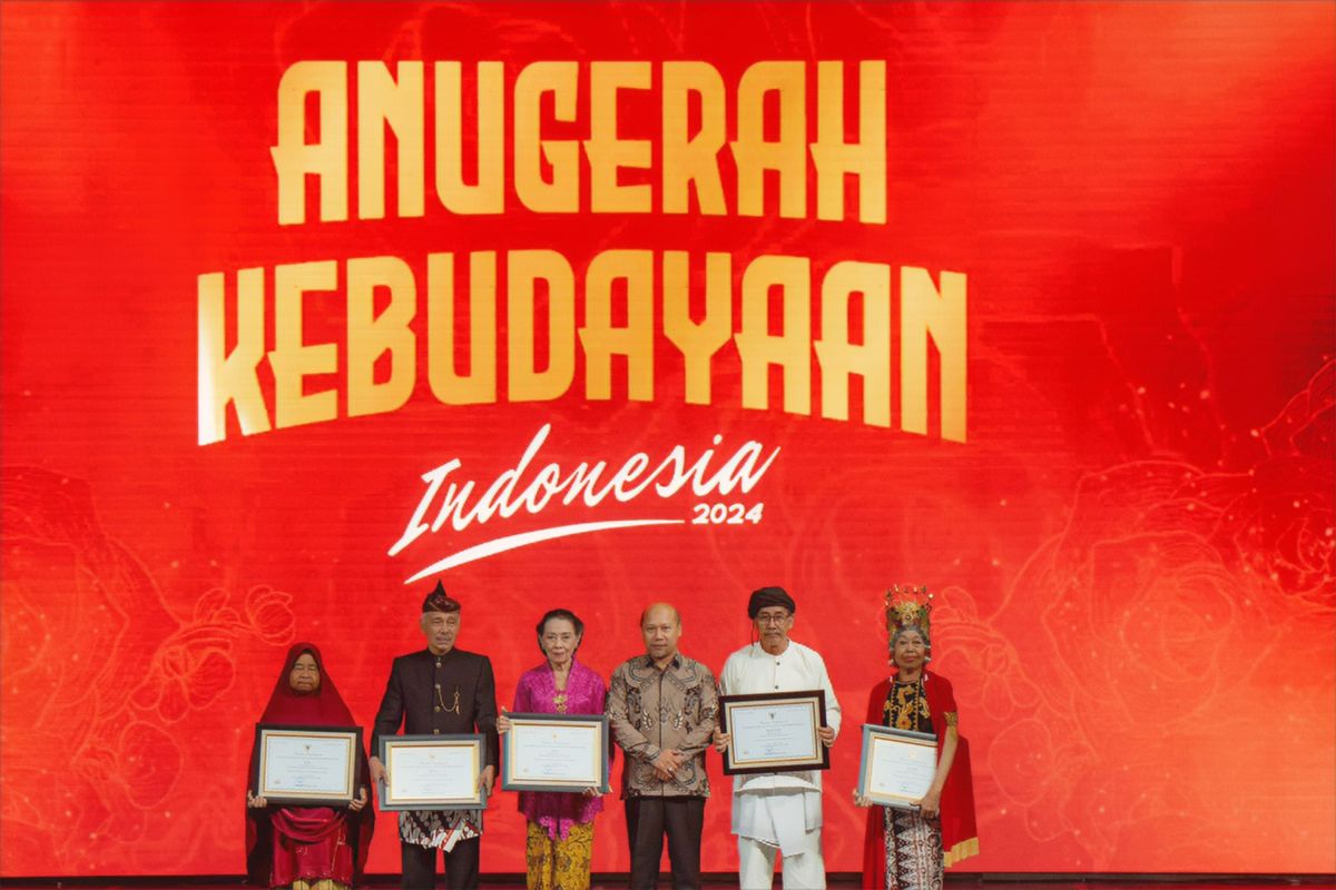 Ditjen Kebudayaan memberikan penghargaan AKI tahun 2024