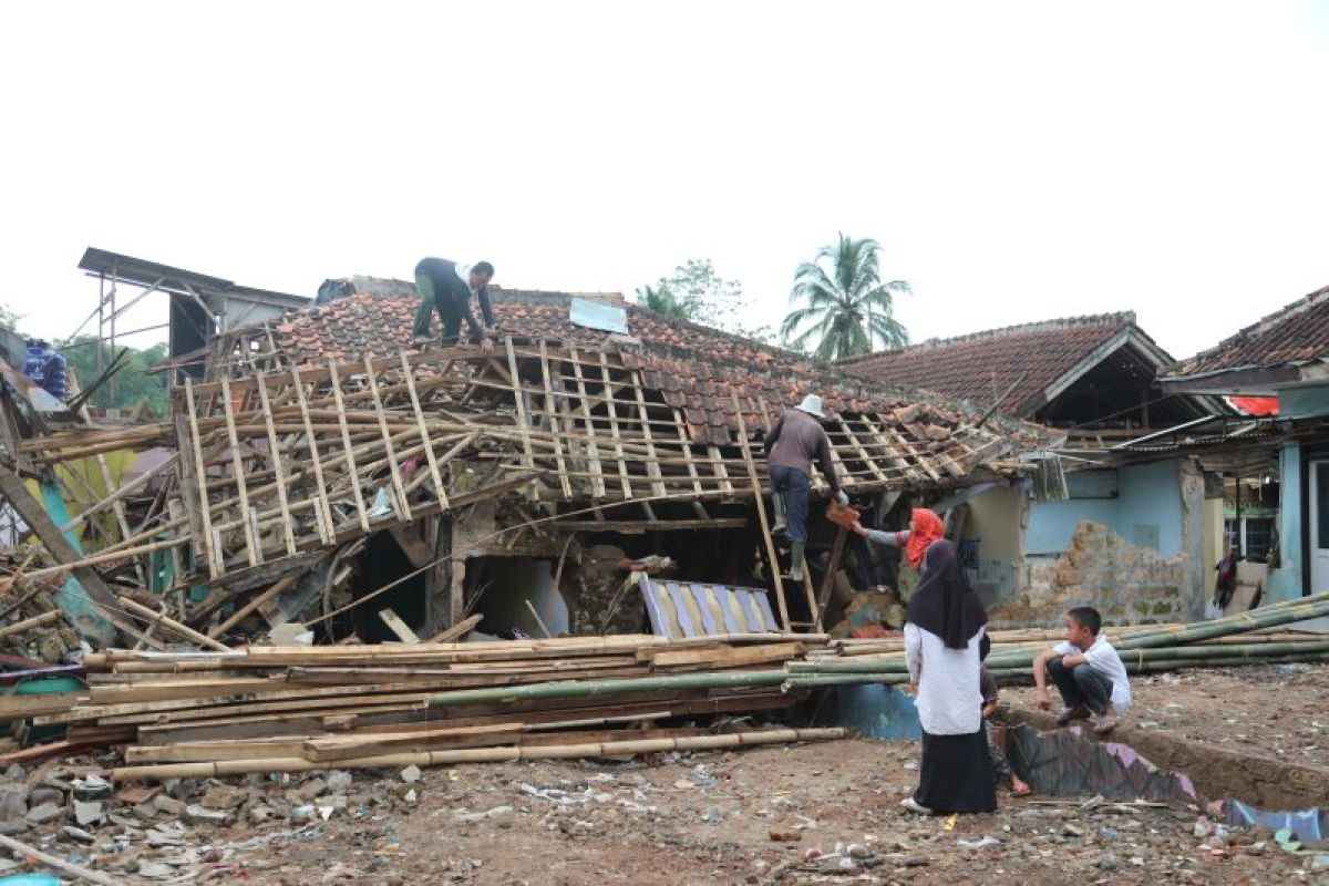 Mensos gerak cepat tangani korban gempa di Pulau Morotai