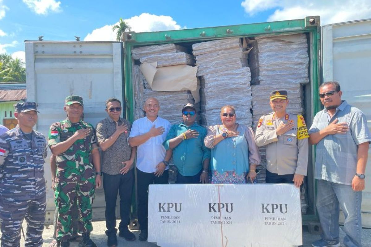 Polisi kawal ketat pembongkaran logistik pilkada Papua Tengah