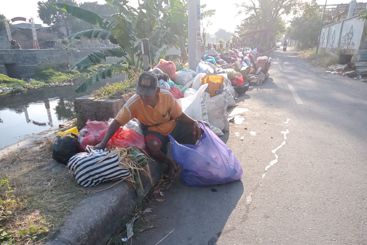 DLH siapkan 50 petugas kebersihan saat parade MotoGP di Mataram