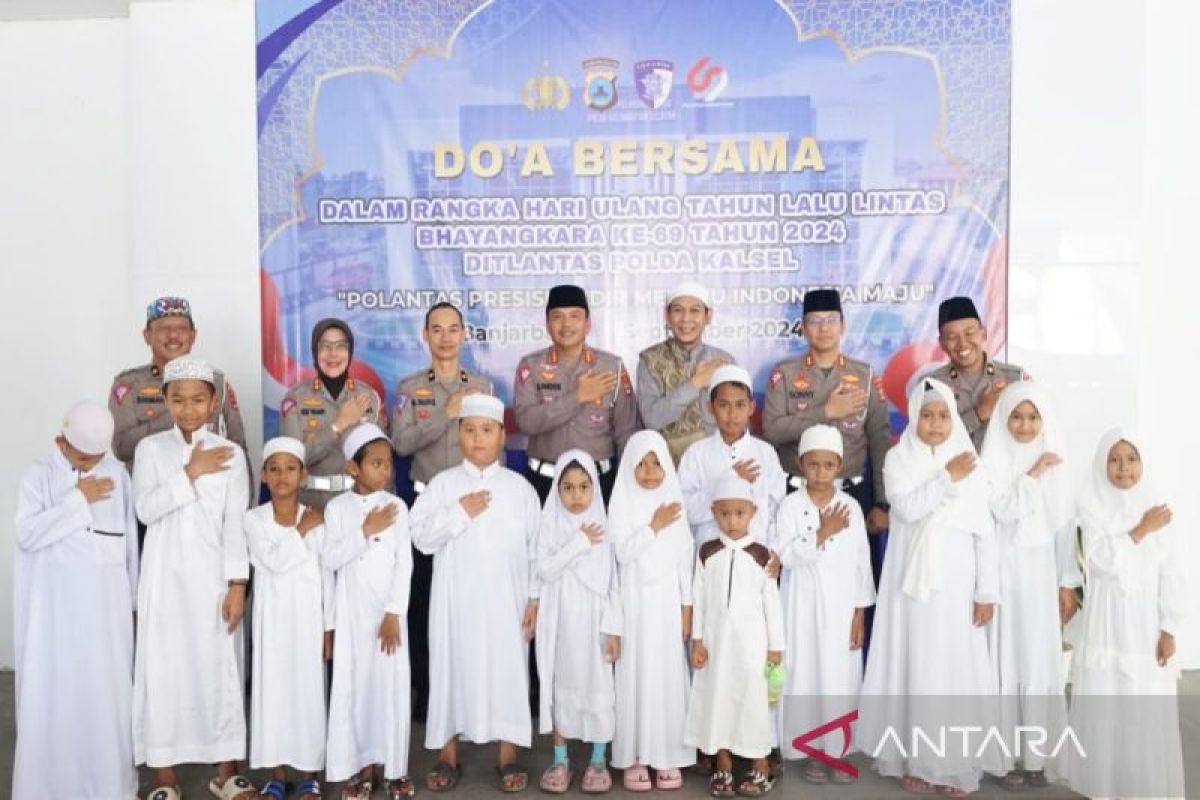 Bakti sosial hingga bagikan air bersih warnai Hari Lalu Lintas Bhayangkara