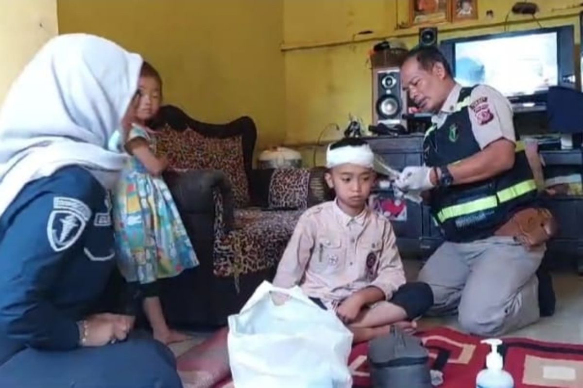 Polres Garut buka layanan kesehatan untuk korban gempa di Pasirwangi