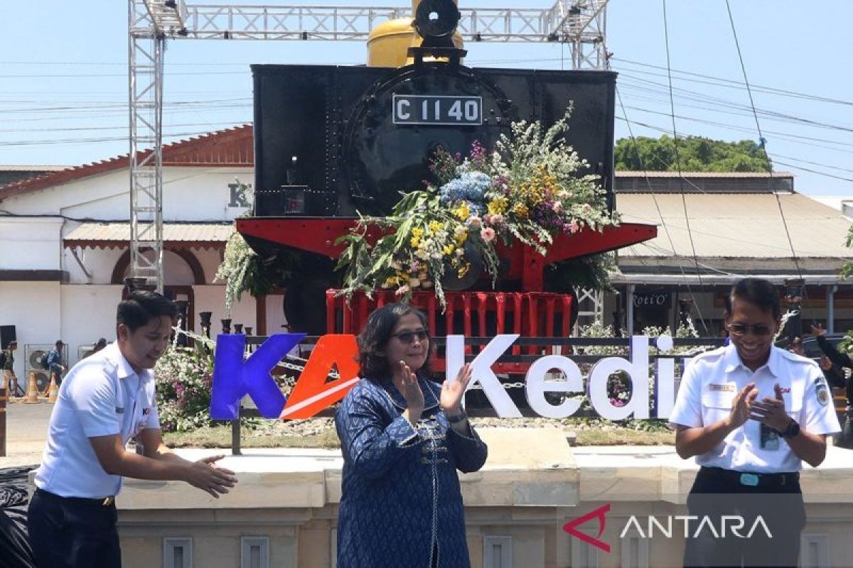 KAI resmikan monumen lokomotif di Stasiun Kediri