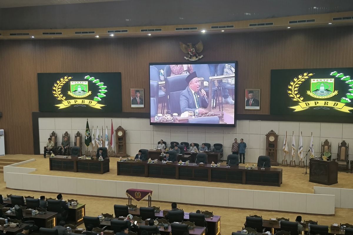 Penetapan pimpinan DPRD Banten definitif diwarnai interupsi wakil PPP