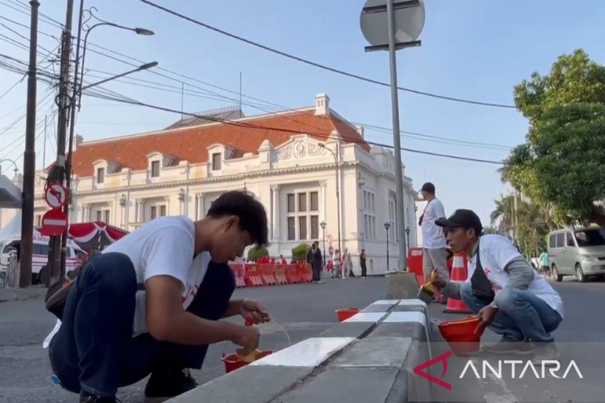 Ratusan warga ikuti aksi bersih-bersih Kota Lama Surabaya