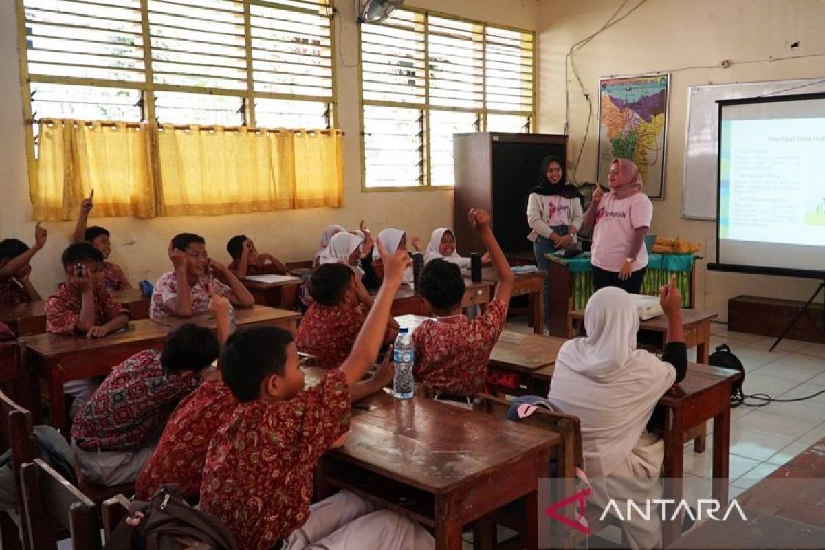 BUMD PT JIEP bagikan 350 buku tingkatkan minat baca dan belajar