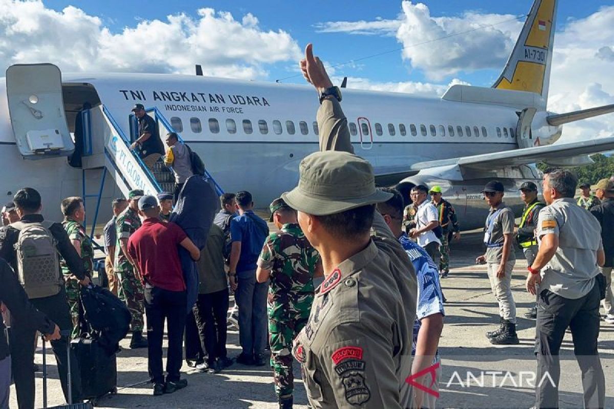 Pesawat yang ditumpangi Pilot Philip tiba di Jakarta pukul 20.00 WIB