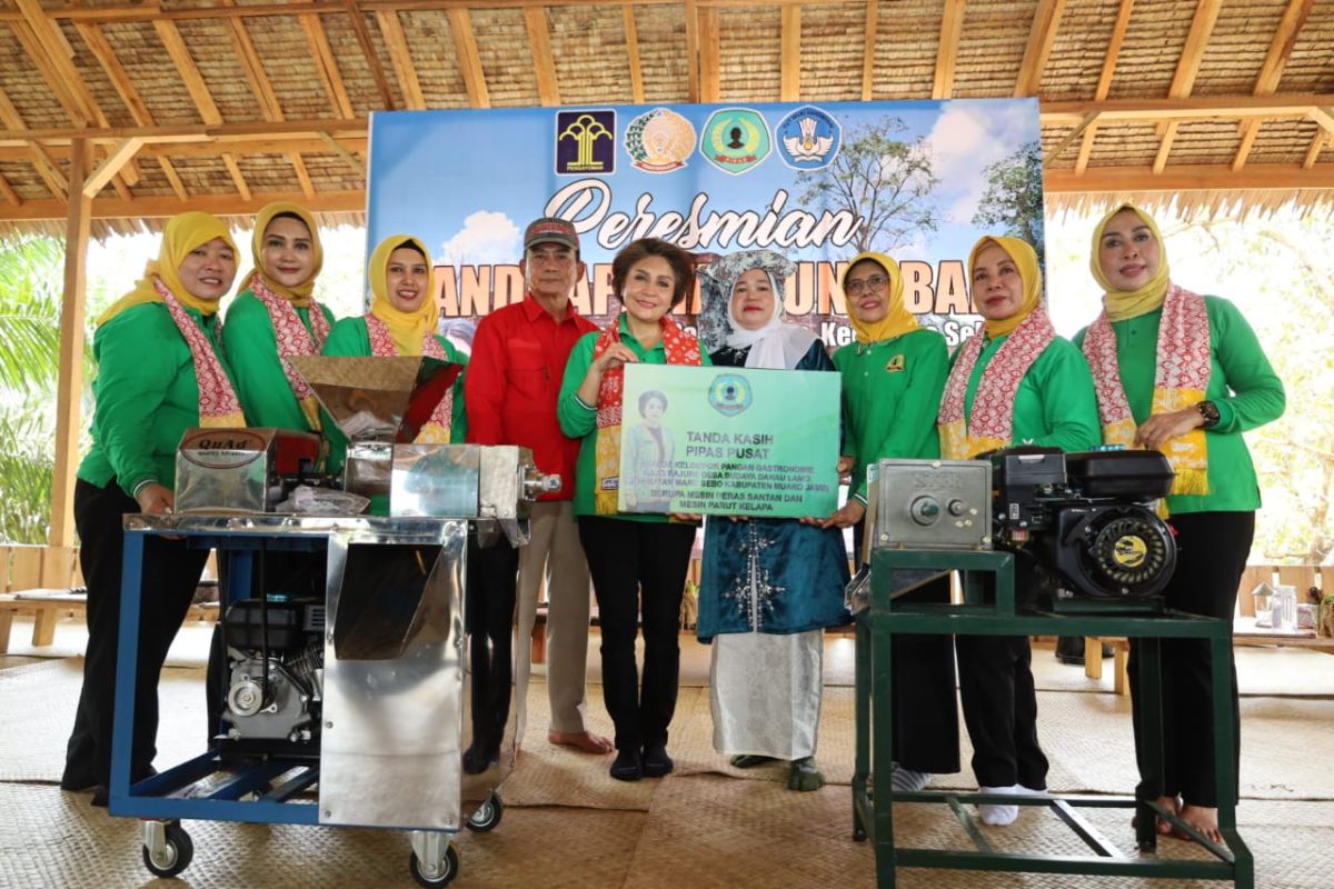 Kunjungi Provinsi Jambi, Ketua Umum Pipas Ny. Ana Reynhard Turut Lestarikan Budaya dan Pemberdayaan Masyarakat