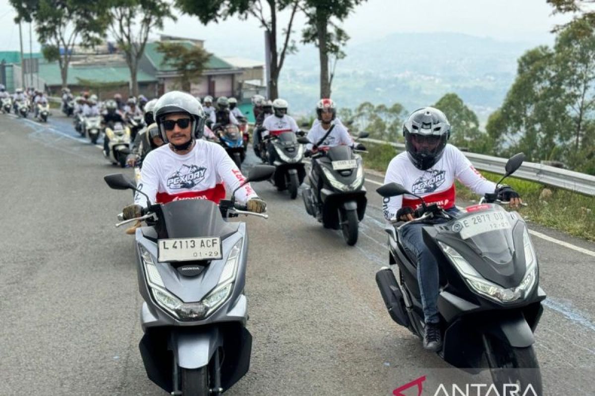 Sebanyak 1.200 pengendara ikuti Honda PCX Day