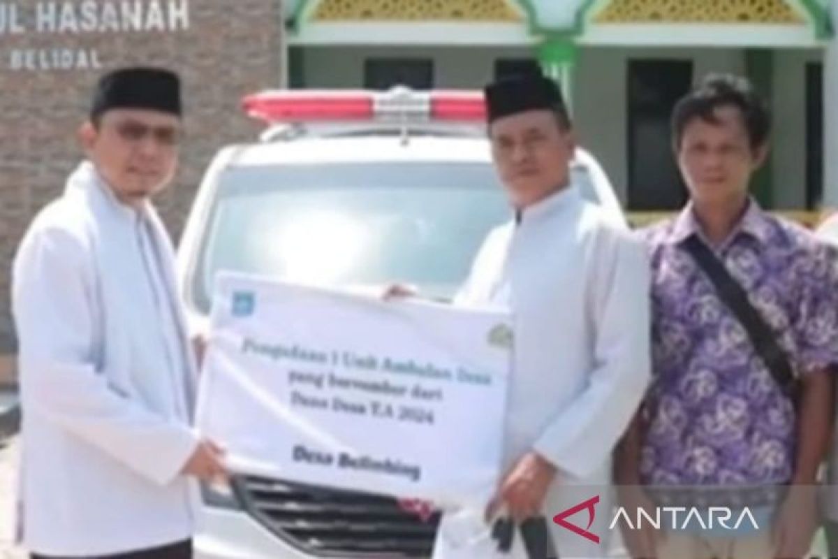 Pemkab Bangka Tengah serahkan bantuan mobil ambulans desa