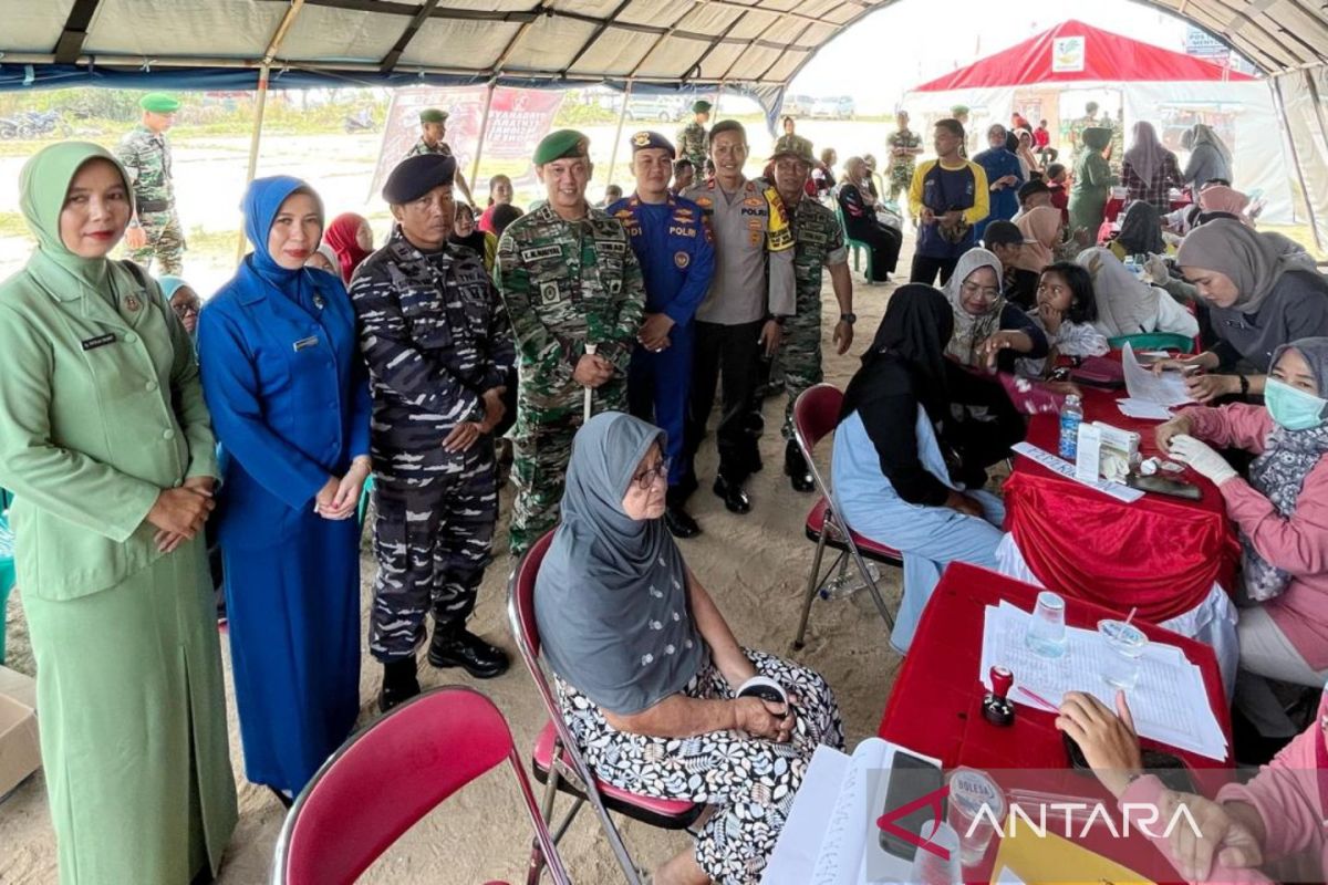 TNI di Bangka Barat laksanakan bakti sosial di Mentok