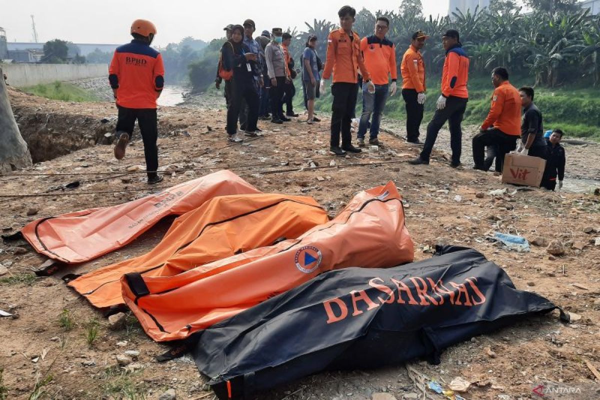 Ditemukan tujuh mayat di Kali Bekasi, diduga karena tawuran